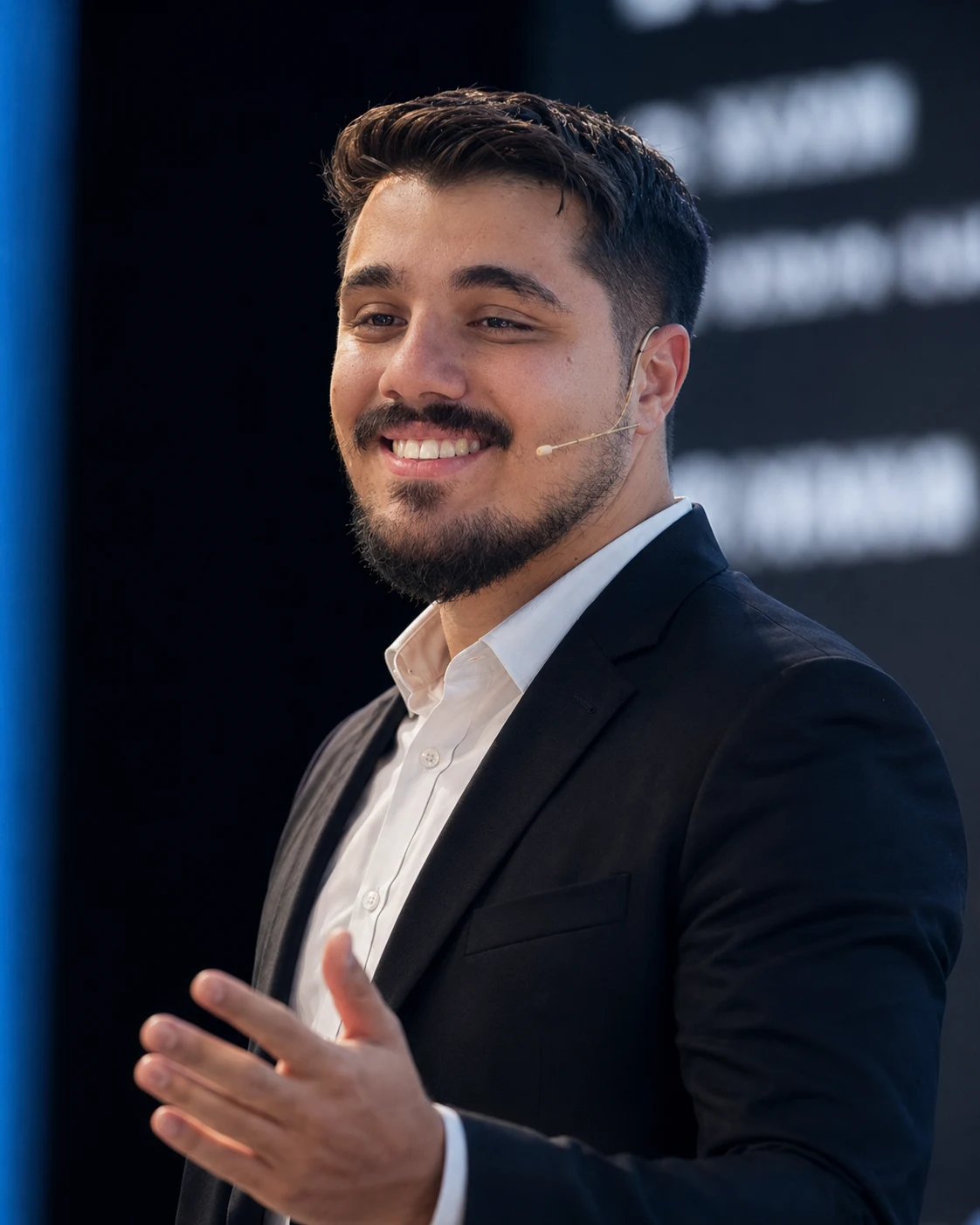 Higor Dourado durante uma apresentação